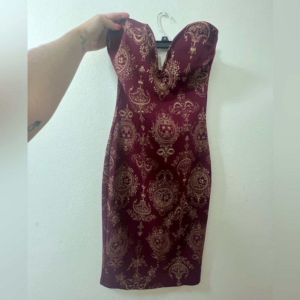 STRAPLESS DRESS
